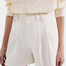 Short Feminino em Alfaiataria Bege