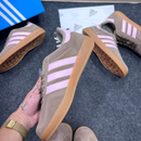 Tênis Feminino Adidas Gazelle Taupé Suspiro