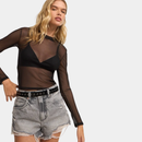 Short Feminino Slim Cintura Médio em Jeans com Barra Desfiada