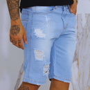 Short Masculino Jeans Rasgado com Desfio