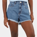 Short Feminino Slim Cintura Média em Jeans com Barra Desfiada